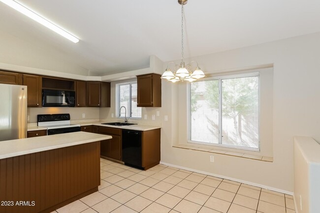 Photo - 118 W Villa Theresa Dr