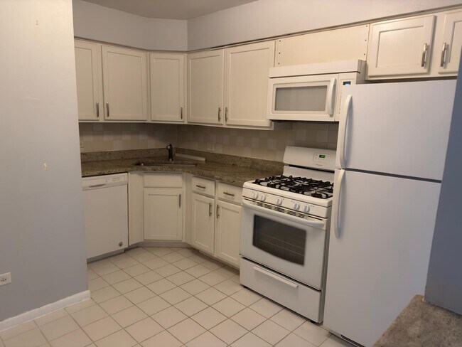 Photo - 1008 Centurion Ln Unit 12