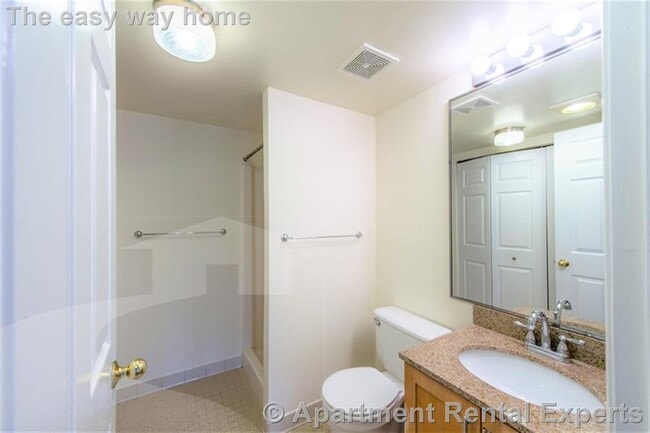 Photo - 345 Franklin St Unidad #408