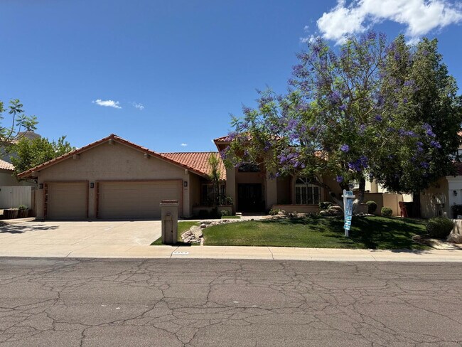 Building Photo - 9969 E Bayview Dr