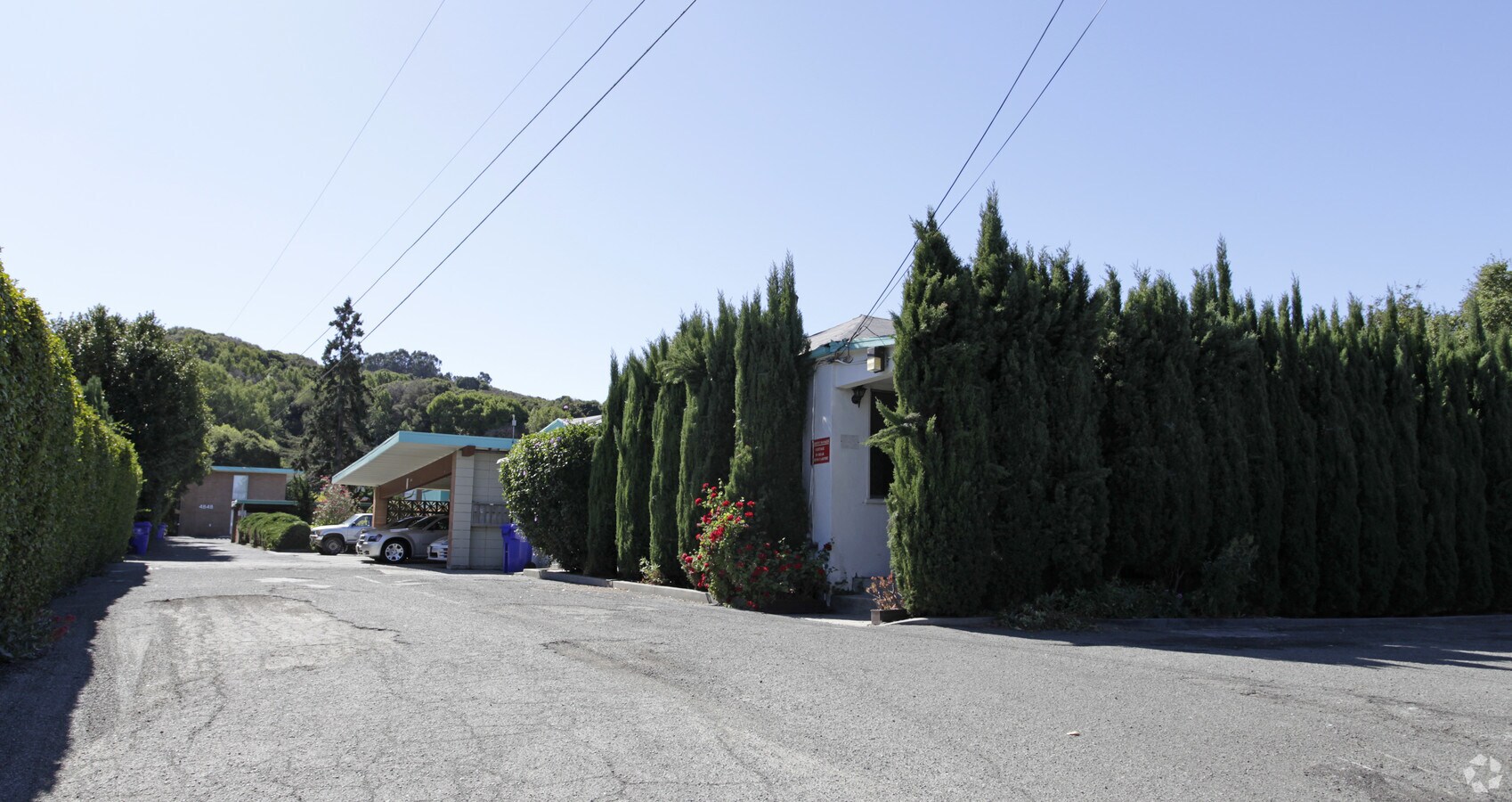 Aeolis Court Apartments - Aeolis Court Apartments