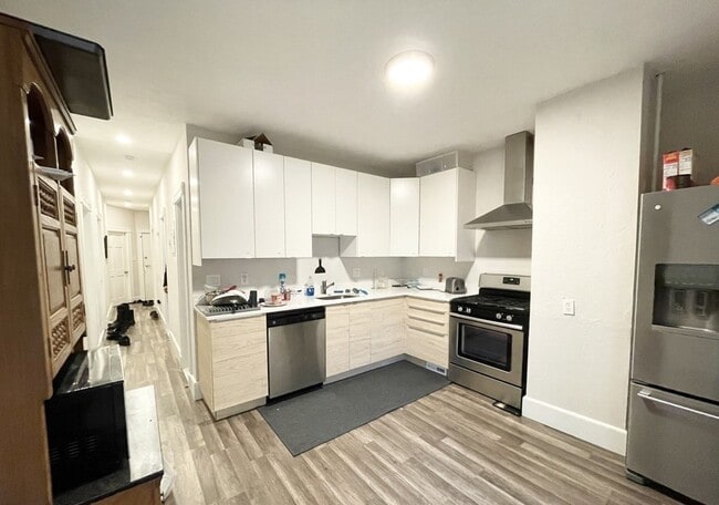 Building Photo - 19 Eastman St Unit 1