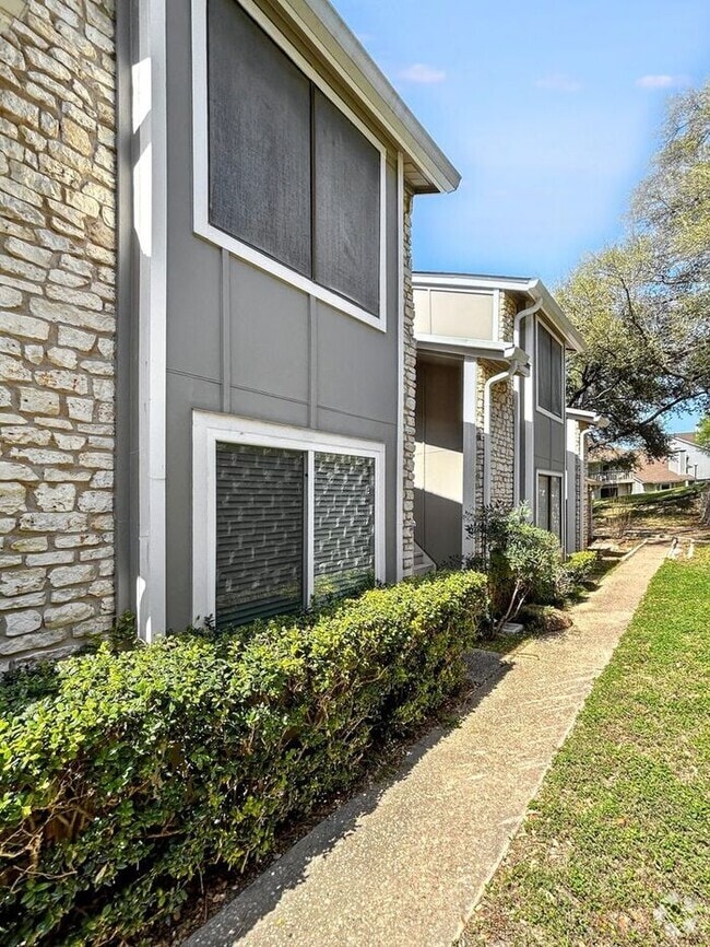 Building Photo - 1730 Timber Ridge Rd Rental