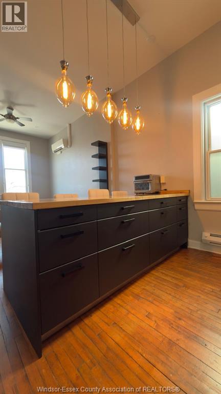 Photo - 1154 Wyandotte St E