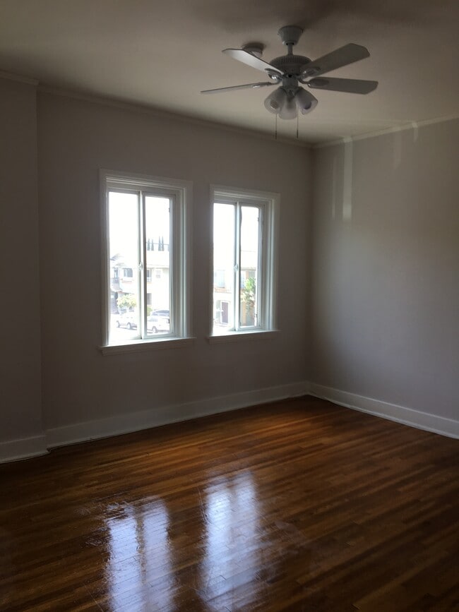 Photo - 1759 Hillhurst Ave Unit #7