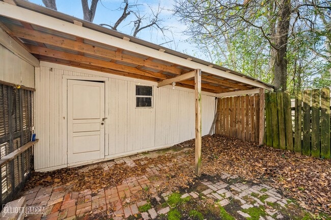 Photo - 2301 Hill St