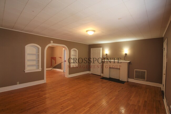 Photo - 2 bedroom 1 bath Triplex in central Tyler! Unit B