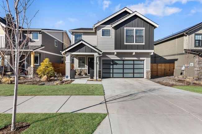Building Photo - Modern 4 Bedroom Home with Office + Bonus Room