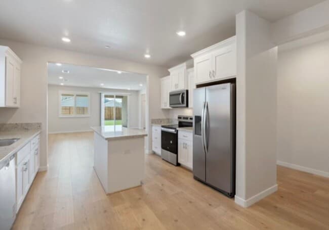 Photo - Newer Single Story 3 Bedroom Home for Rent in West Roseville