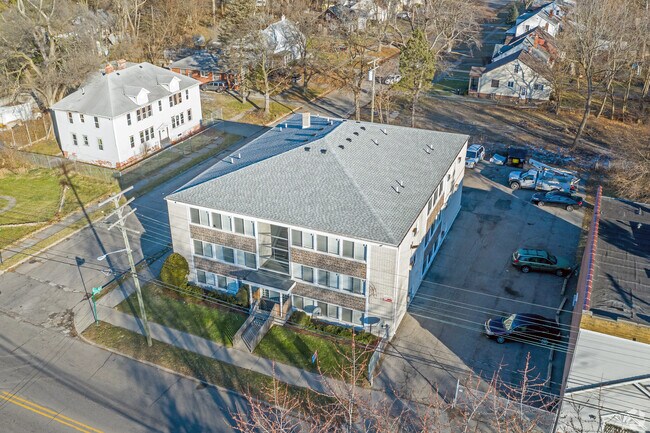 Photo - Lahser Manor Unit 2