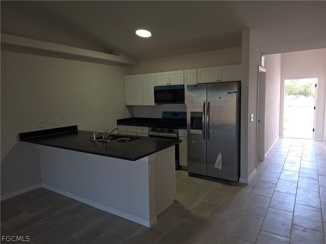 Photo - 739 SW 9th St