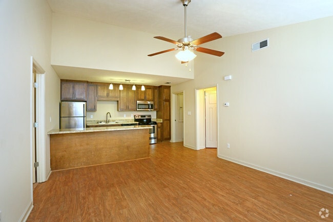 Phase 3 2BR, 2BA Liviing/Kiitchen 1050sq. ft.