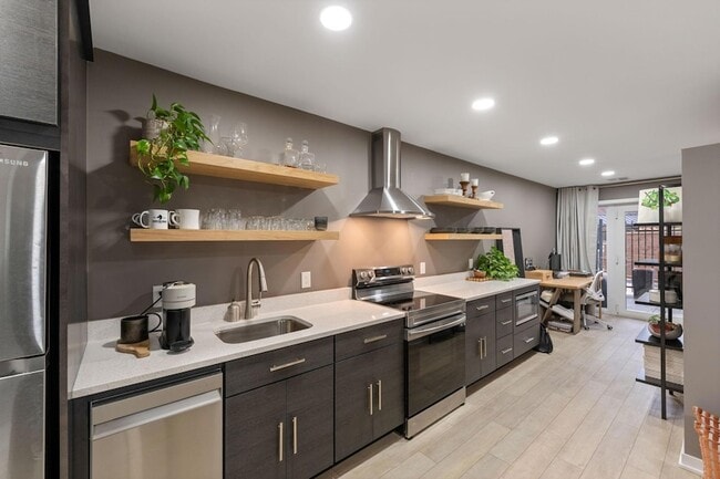 Photo - 20 NE 2nd St