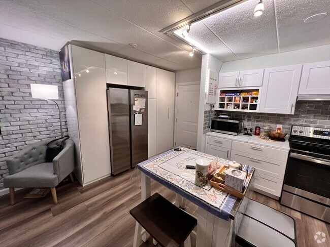 Building Photo - 995 Massachusetts Ave Unit 403 Rental