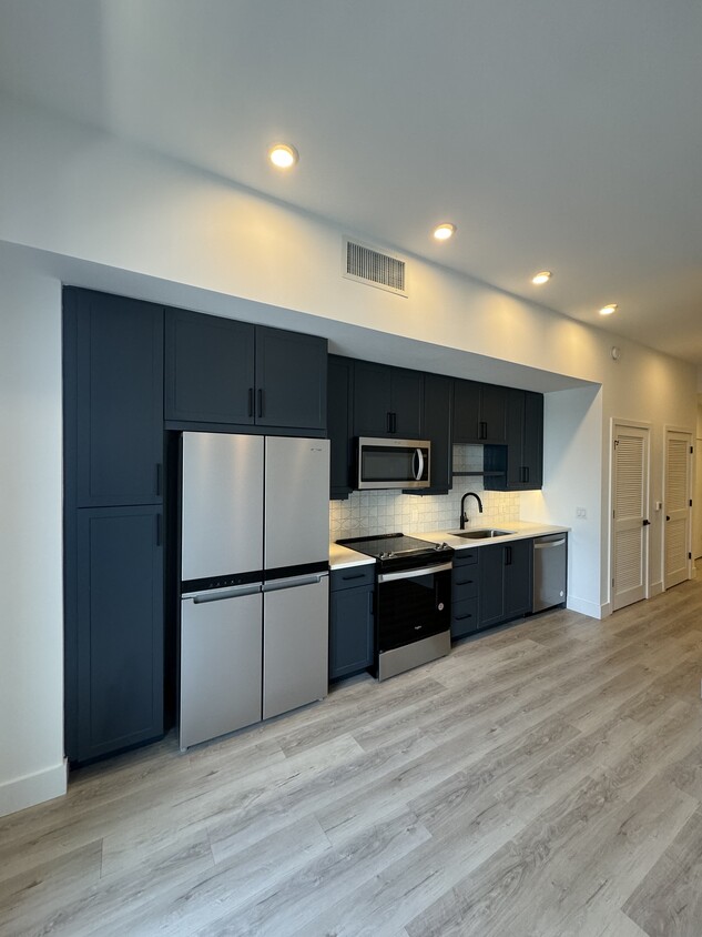 Kitchen - 163 NW 26th St (Miami, FL)