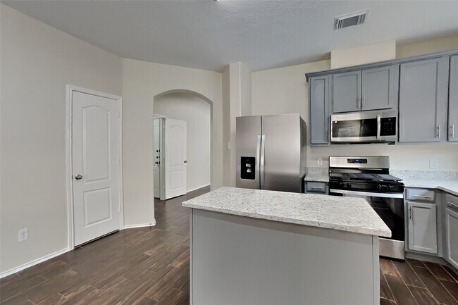 21542 Kings Bend Dr