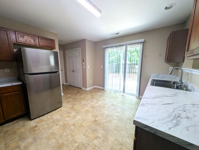 Photo - NODA! Minutes Away, 4 BEDROOM!