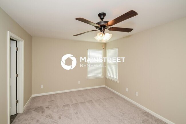 Photo - 4 Bedroom Pet-Friendly Home in Warrior, AL with Main Street Renewal