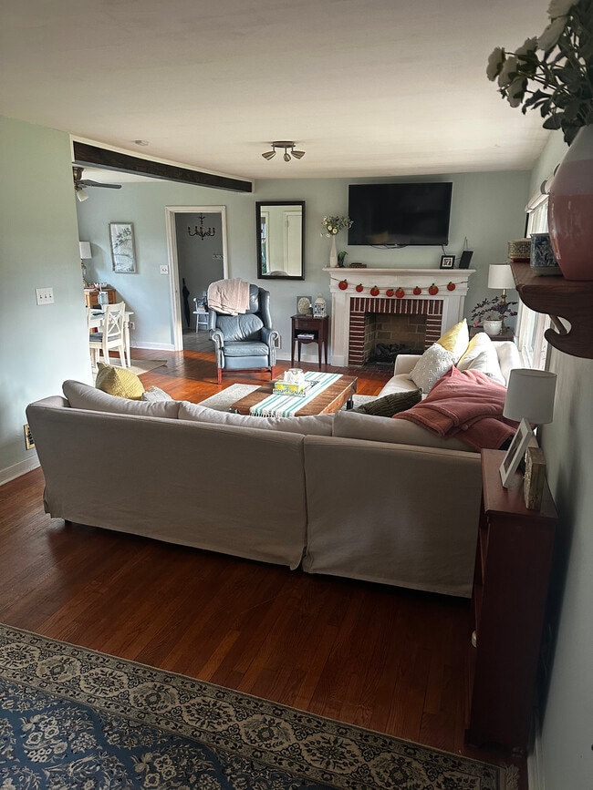 Photo - 1334 Columbia Dr