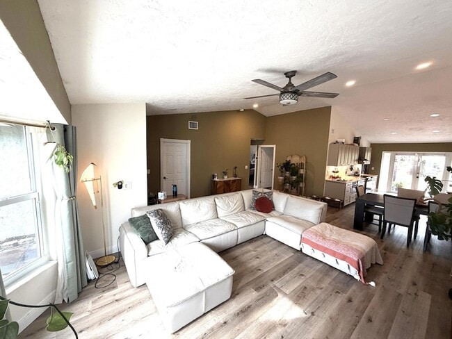 Photo - 4492 Brook Dr