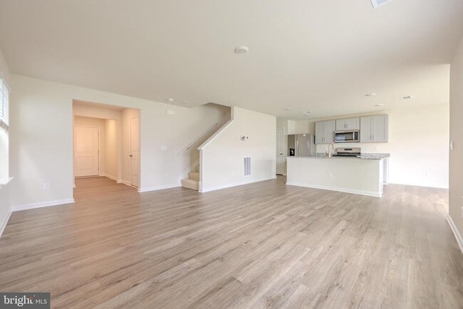 Photo - 114 Charing Cross Dr