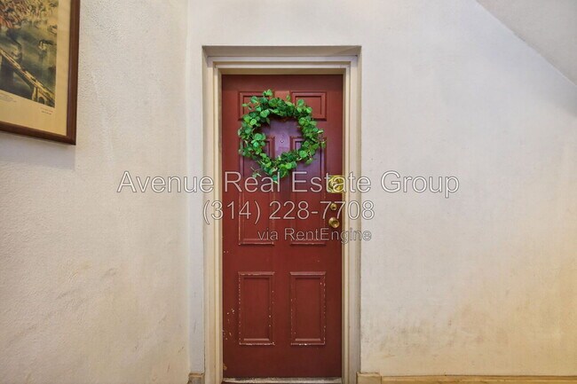 5559 Pershing Ave Unit 1F