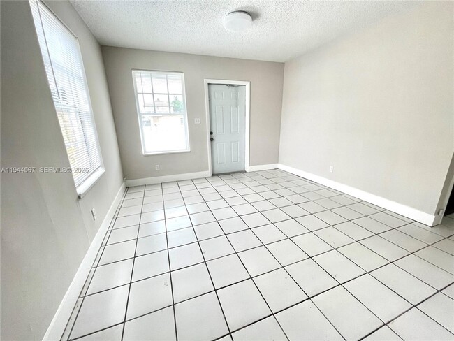 Photo - 2580 NW 4th Ct