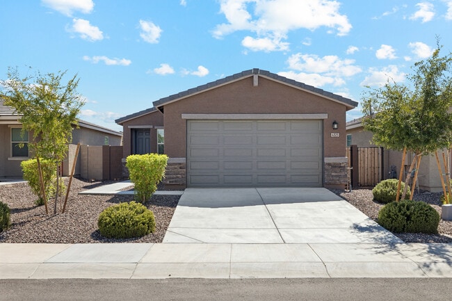 Building Photo - 4325 W Allen St