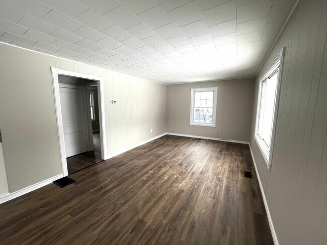 Photo - 630 Cherry Dr