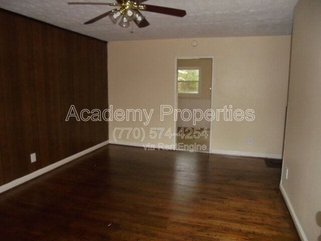 Building Photo - 105 E Mimosa Dr