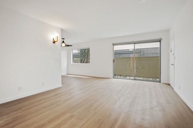 3663 Mentone Ave Unit 02