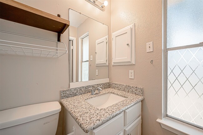 Photo - 7111 Village Lake Dr