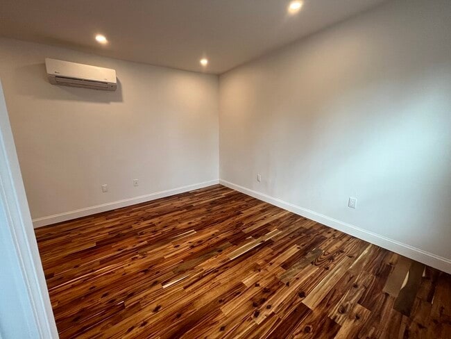 Photo - 155 Orange St