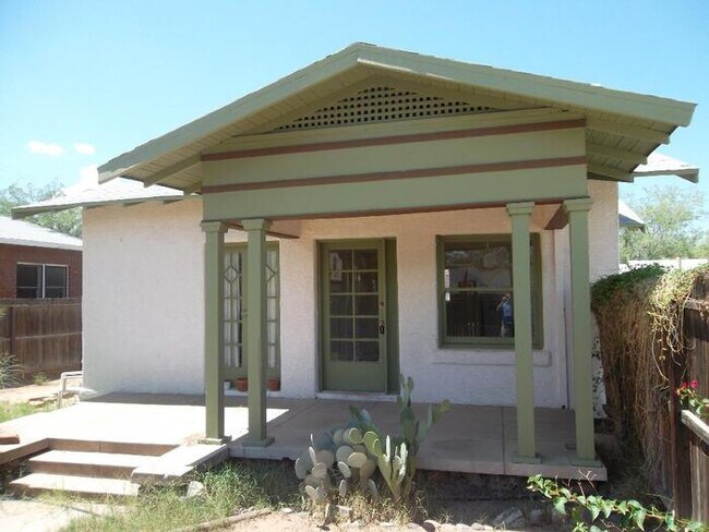 Two Bedroom/One Bath Home with Large Yard ... - Two Bedroom/One Bath Home with Large Yard ...
