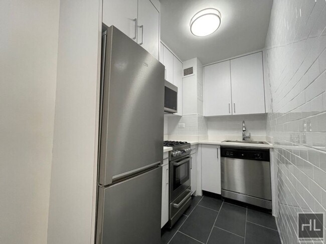 Photo - EAST 56 STREET Unidad 9H