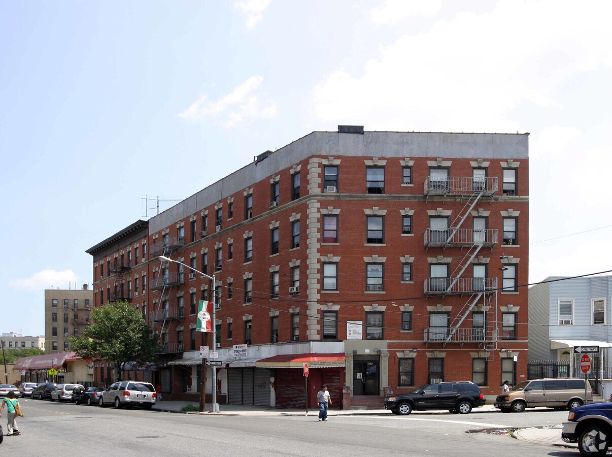 Photo - 2340 Belmont Ave Apartments
