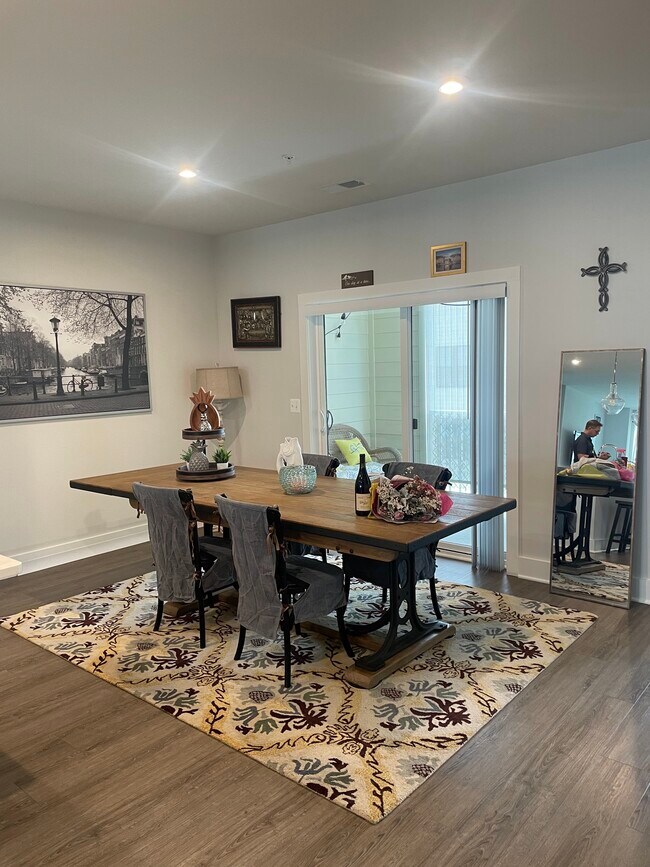 Photo - 526 Greybull Walk Unidad B