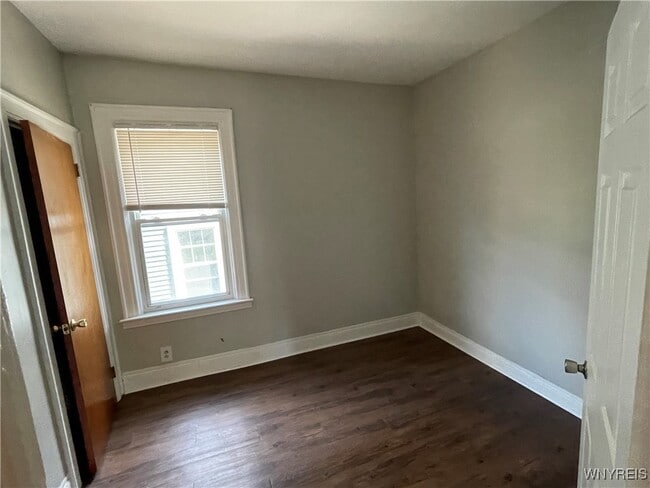 Building Photo - 257 W Utica St Rental