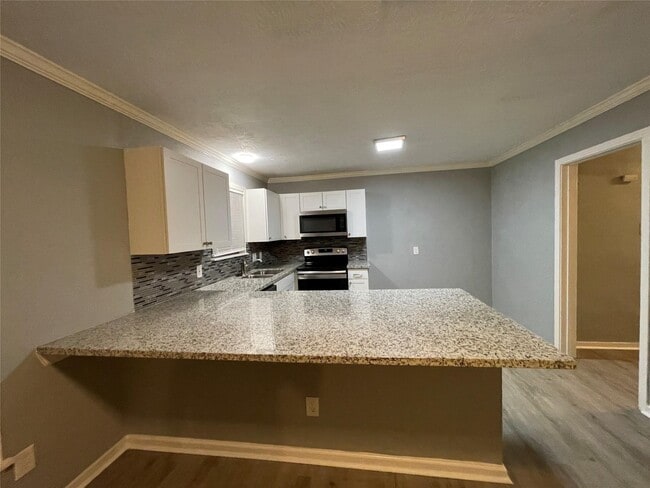 Building Photo - 2330 Cedar Dr