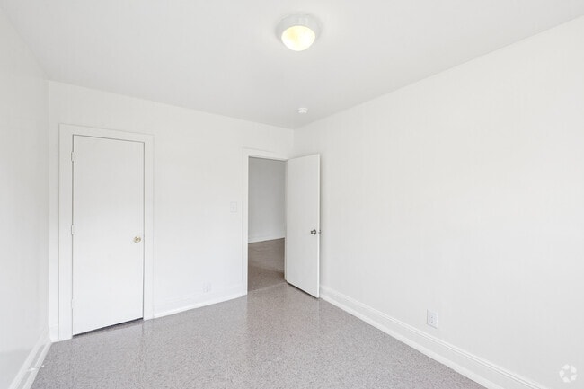 1BR, 1BA - 518SF - Bedroom