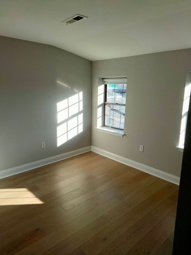 Photo - 36 Imlay St Unit C