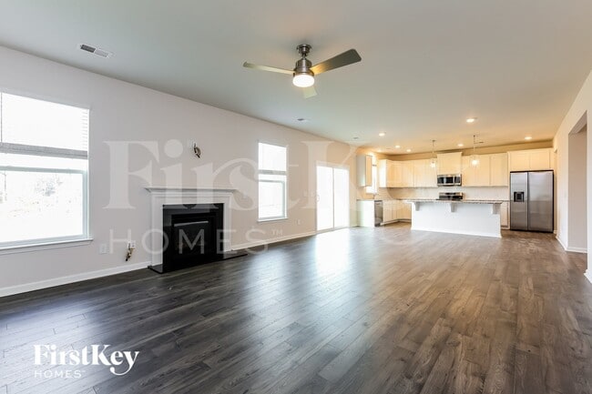 Photo - 569 Hillpark Ln