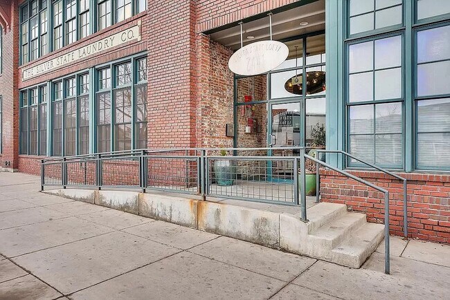 Photo - 2441 N Broadway Unit 202