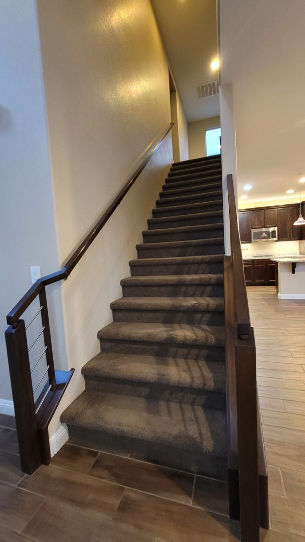 Photo - SW BEAUTY!!! 215/RUSSELL AREA