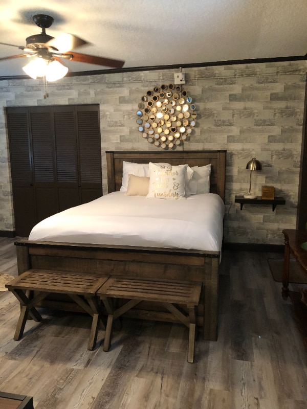 Photo - 600 Oakridge Blvd