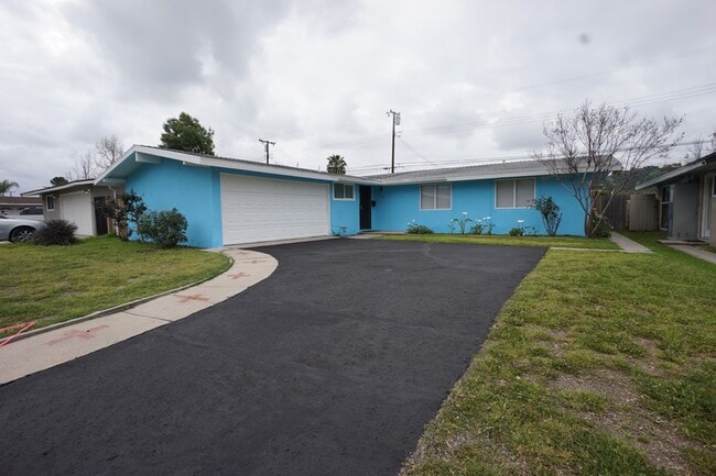 Building Photo - Cozy 4 Bedroom 2 Bathroom House in Glendora