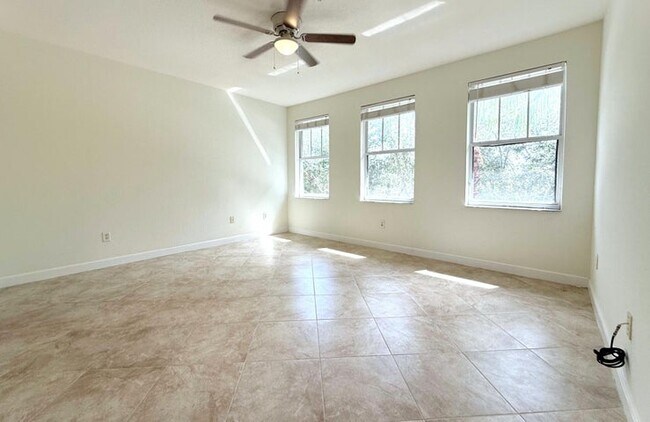 Photo - 960 Millbrae Ct