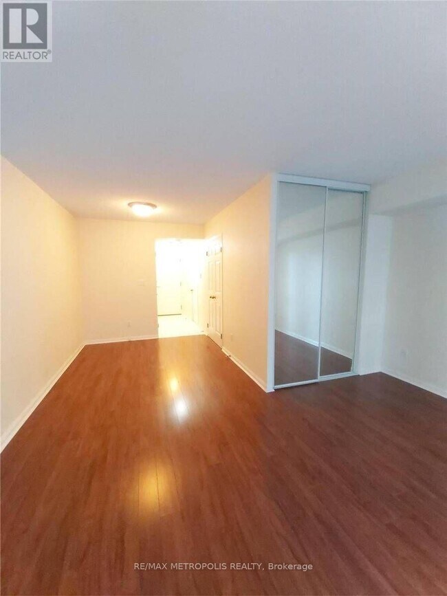 Photo - 7 Carlton St. Unit 402