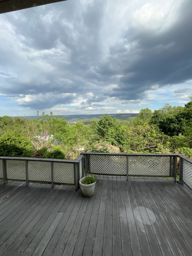 Photo - 1614 Scott Rd
