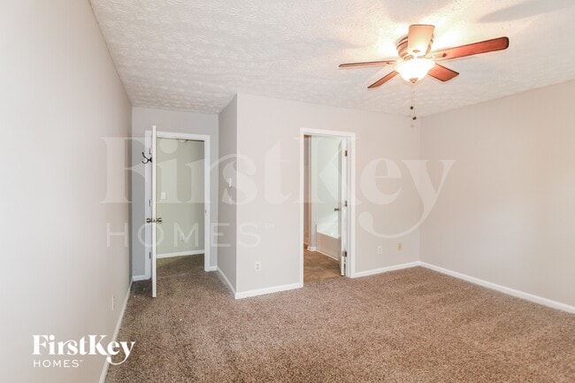 Photo - 4871 Candler Pond Rd